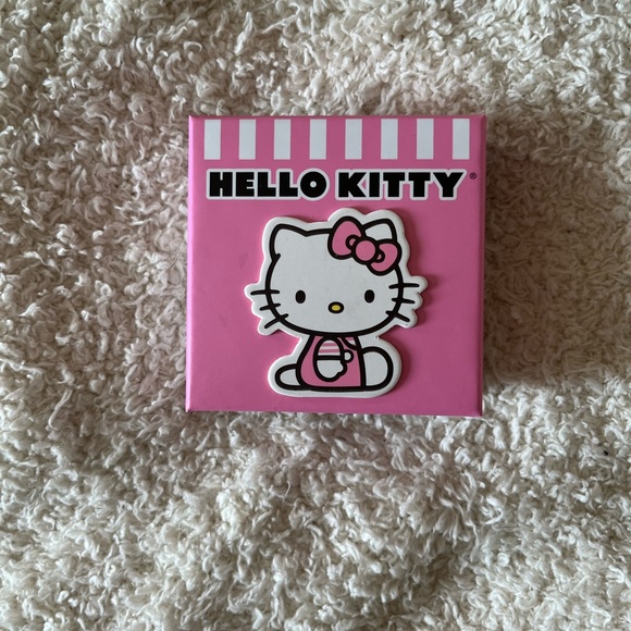 Hello Kitty small drop hoop earrings. - Picture 2 of 2